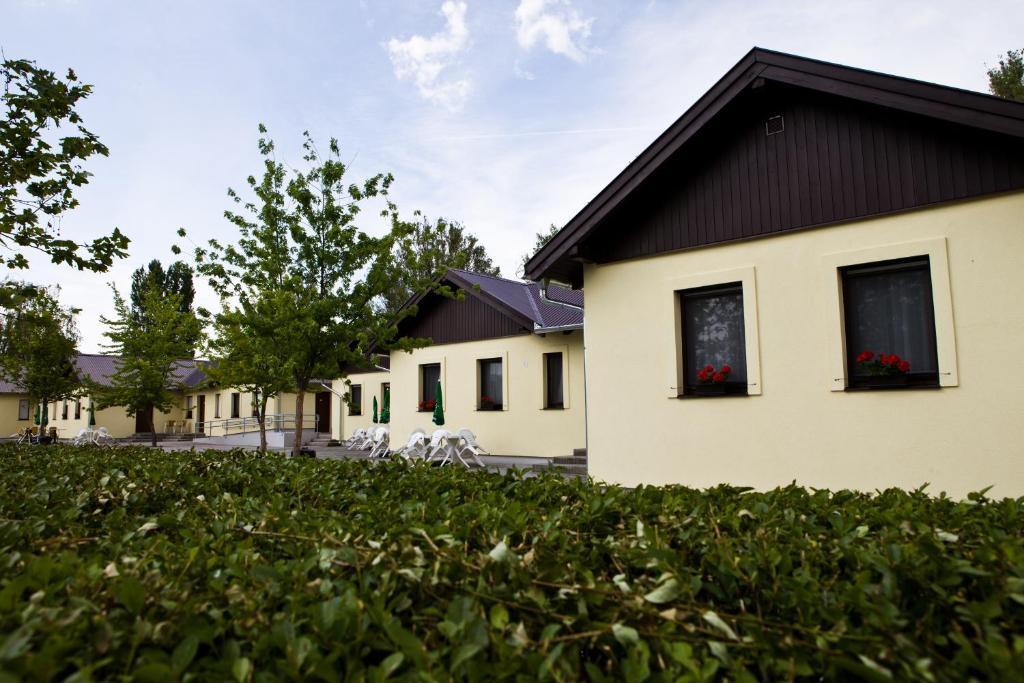 Hotel Balaton Eldorado Camping Badacsonytördemic Exterior foto