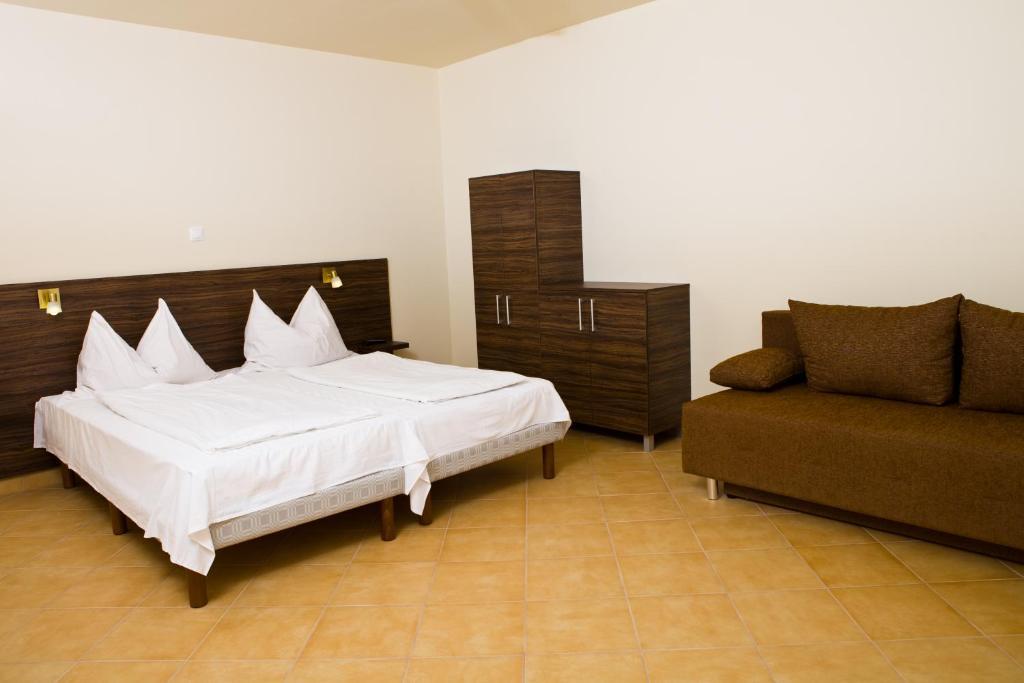 Hotel Balaton Eldorado Camping Badacsonytördemic Zimmer foto