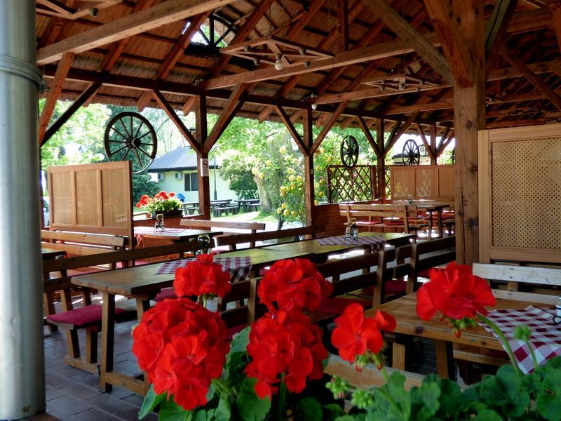 Hotel Balaton Eldorado Camping Badacsonytördemic Exterior foto