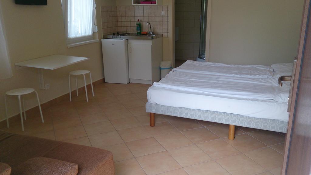 Hotel Balaton Eldorado Camping Badacsonytördemic Exterior foto